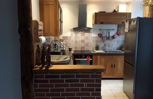 Murat-le-Quaire Apartment | "Artists' studio" Apartment 4 *, close to the city