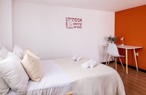 Haifa Apartment | Artsy Nest in Haifa Center by Sea N' Rent