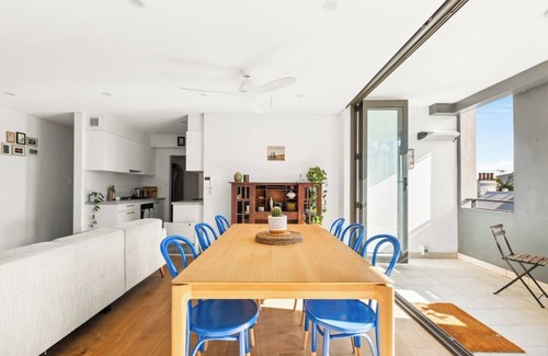 Redfern Apartment | Artsy Sanctuary Inner City Vibrance and Urban Views