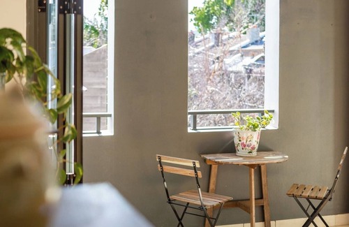 Redfern Apartment | Artsy Sanctuary Inner City Vibrance and Urban Views