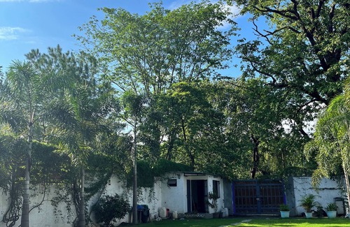Jhajra Villa | Arubhi Cottage, a green hideaway with pool