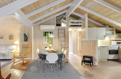Hou House | "Arwed" - from the sea by Interhome
