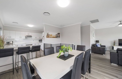 Crescent Head House | AS NEW SPARKLING 3 BEDROOM TOWNHOUSES ON THE GOLF COURSE