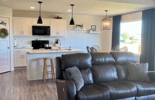 Springfield House | Ashwood Gables: A Taste of Home. Full Fence,