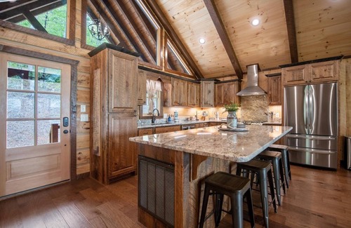 Cherry Log Cabin | Aska Favor - Aska Adventure Area