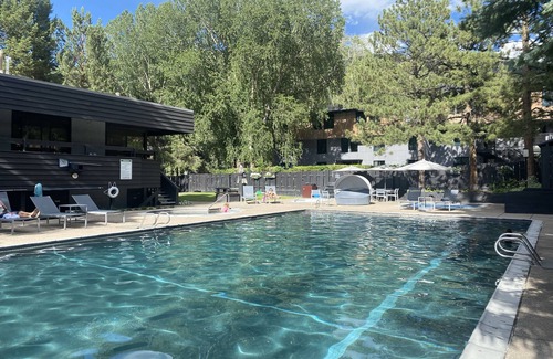 Aspen Condo | Aspen Favorite In Core. Never Drive! Pool. Hot Tub. Gym. Private Corner Unit.