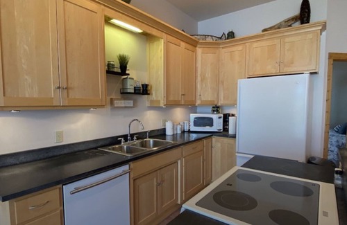 Tofte House | Aspen Shores: A Beautiful spacious three story home on Lake Superior