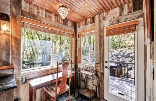 Sundance Cabin | Aspen Springs Hot Tub Pool Table 5 minutes to Sundance Resort Mountain Cabins Utah