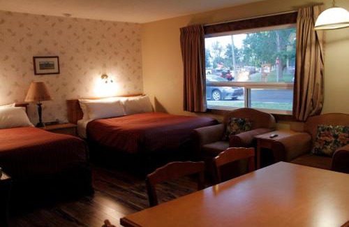 Waterton Park Hotel | Aspen Village