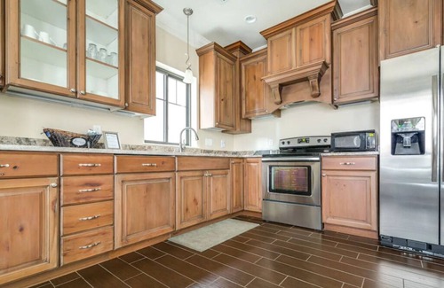 North Park Apartment | Aspenwood Manor- Magnificent and Luxurious Vienna-inspired condo!