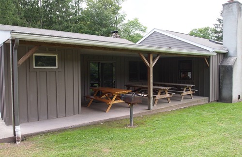 Union Dale House | Assemble Your Gang In The Elk Mountain Area For Year-Round Enjoyment