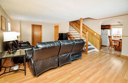 Northrup House | Aster house-4 BR-1.5 Bath;2 miles to Mayo Clinic-Mayo Patient Furnished Home