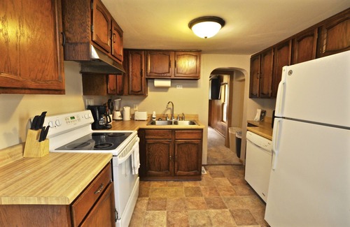 Northrup House | Aster house-4 BR-1.5 Bath;2 miles to Mayo Clinic-Mayo Patient Furnished Home