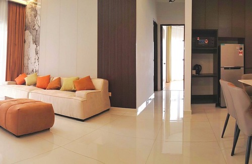 Central District Apartment | Astonishing Ocean View 3 Bedroom/Netflix/Memory Foam Mattresses