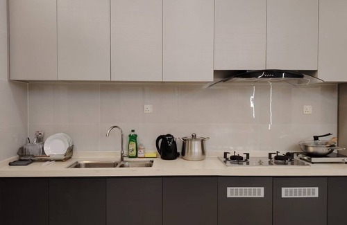 Central District Apartment | Astonishing Ocean View 3 Bedroom/Netflix/Memory Foam Mattresses