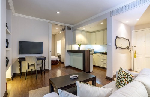 Embassy District Hotel | At 21 Saladaeng