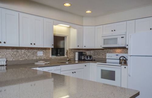Swanton House | At Ease | Lakefront with Hot Tub & Private Dock!
