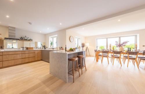 Thornham House | At Monterey 6