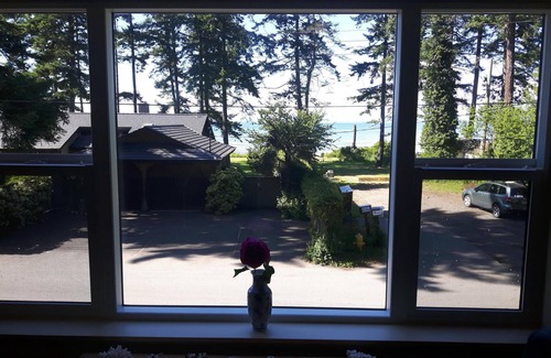 Comox House | At the beach, in a Heritage Home, priceless!