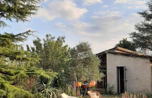 Lisle-sur-Tarn House | At the Cabanon de Lisle, a peaceful resource centre