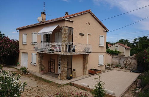 Bollene House | At the crossroads, Les Mésanges house.