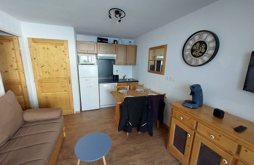 Orcieres-Merlette Condo | At the foot of the slopes with swimming pool in the residence (1 bedroom - sleeps 4)