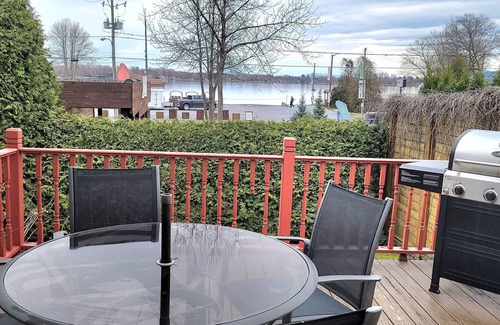 Venise-en-Quebec House | At the heart of the action!