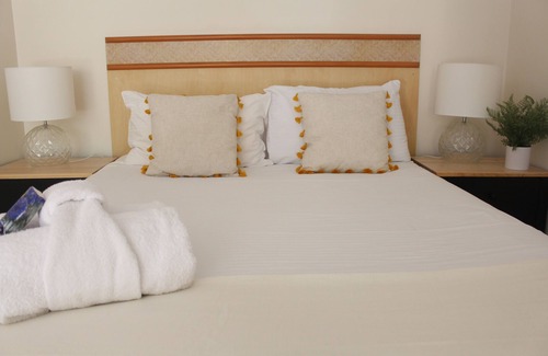Noosaville Hotel | At The Sound