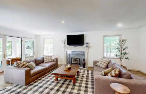 Bumpass House | At Your Leisure