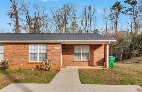 Austell House | ATH - Austell - 2BR - Pet Friendly - Ranch (1738Spring)