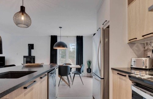 Pont-Rouge Ski Chalet | Athena | Confort et Familial | Spa et Piscine