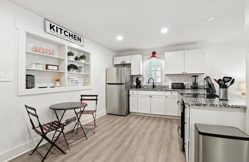 Athens House | Athenian Haus with Grill