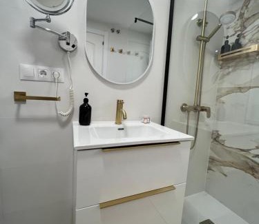 Torre de Benagalbon Apartment | Atico vistas al Mar golf ,Piscina y parking albatros 2