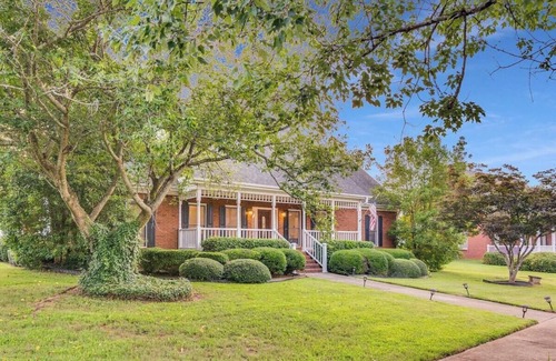 Conyers House | ATL 5BR Modern Sanctuary