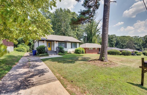 Atlanta House | Atlanta Vacation Rental w/Deck: 4 Mi to Downtown!