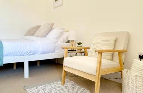 Poole Bed & Breakfast | Atlantic attic