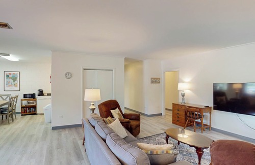 Jekyll Island Apartment | ATLANTIC BREEZE #8 2 bedrooms, 2 bathrooms
