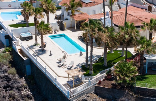 Guia de Isora Villa | Atlantic Dream with pool and jacuzzi Only Adults