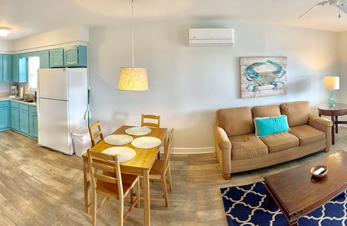 Nags Head Apartment | Atlantic Oasis, less than 1 block to the beach! Private & Spacious, Full Kitchen