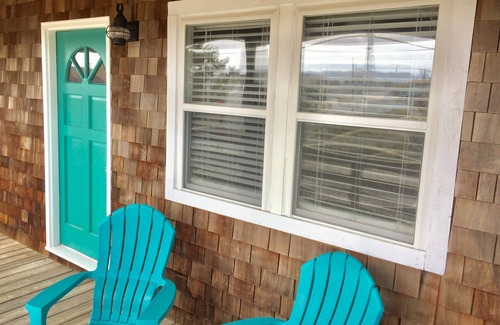 Nags Head Apartment | Atlantic Oasis, less than 1 block to the beach! Private & Spacious, Full Kitchen