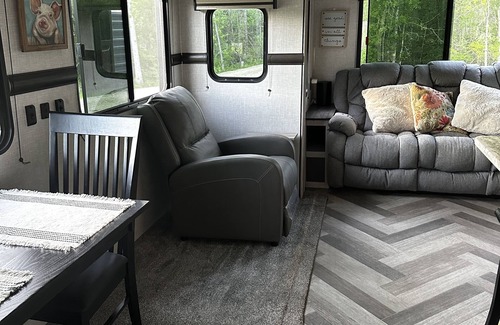 Call House | ATTENTION OUT OF TOWN WORKERSnCozy RV in the countryside of Newton, Tx