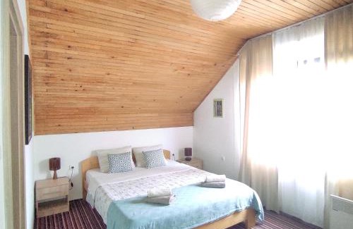 Jezerce Bed & Breakfast | Attico Viva
