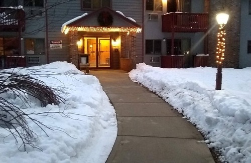 Bartlett Apartment | Attitash Resort * RENOVATED Condo sleeps 6 * New Hampshire - White Mountains