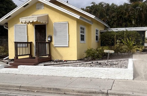 Lake Worth House | ATTN SNOWBIRDS Book 5 Mo get 6th Mo FREE ! Discounted New Rates Season