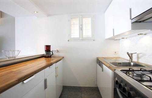 Susello Apartment | Attractive 4½-room apartment with 3 balconies, pool and dream view