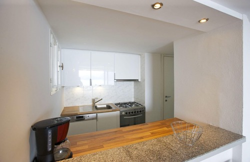 Susello Apartment | Attractive 4½-room apartment with 3 balconies, pool and dream view