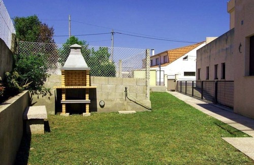 Goian House | Attractive house with swimming pool, only 2 km from the beach and Portugal.