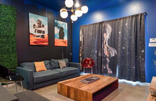 East Cesar Chavez Villa | ATX Icon Mansion - Rainey Street - 6 min walk