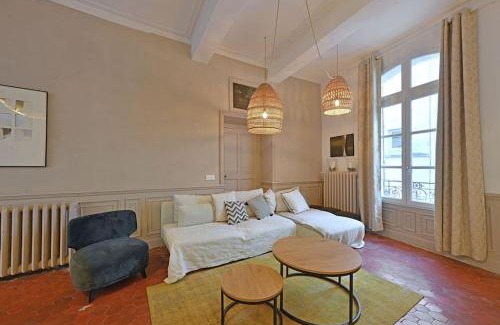 Avignon City Centre Apartment | Au cœur d'Avignon - 2 mins du Palais - Terrasse isolée