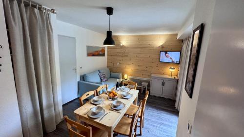 Termignon Apartment | Au pied des pistes et des remontées Domaine Val Cenis Appart à Termignon Val Cenis avec Wifi